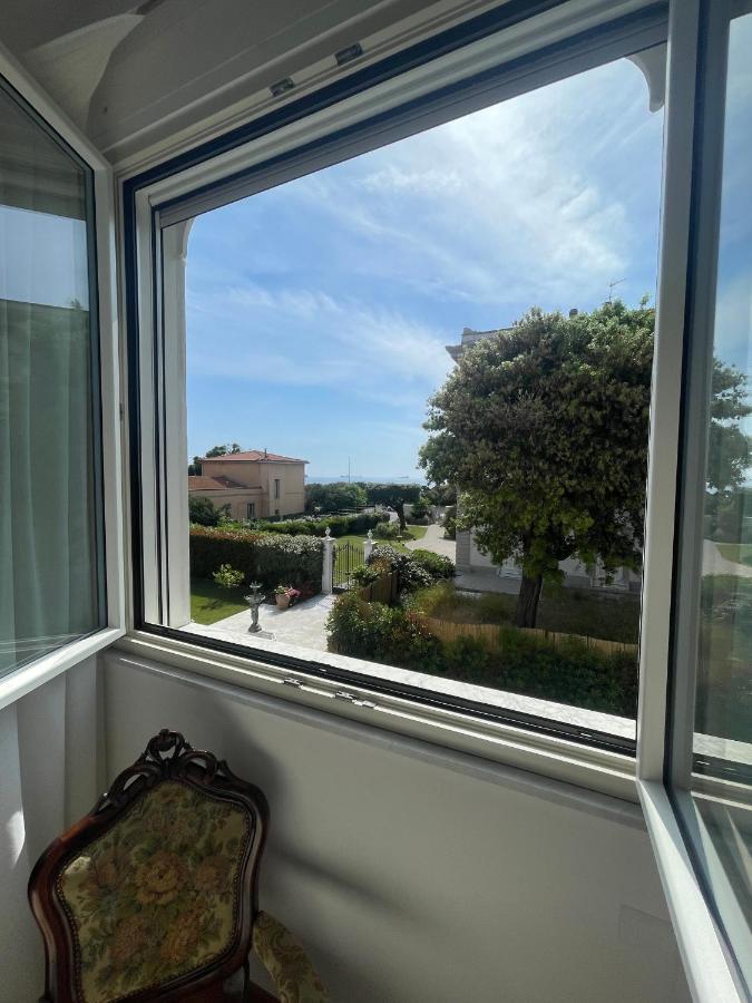 Villa Bianca a pochi passi dal mare con giardino esclusivo Livorno Esterno foto